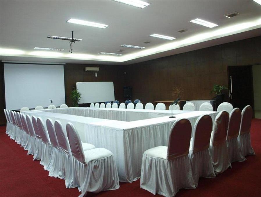 Jatinangor Hotel & Restaurant Cileunyi Esterno foto